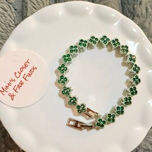 Green Clover Floral Link Bracelet